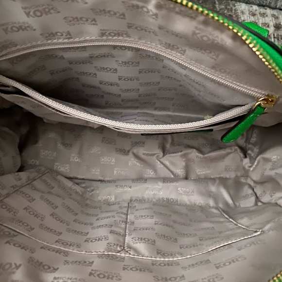 Michael Kors green purse. - Picture 9 of 9